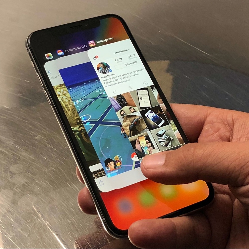 iPhone X - Picture 2 of 4